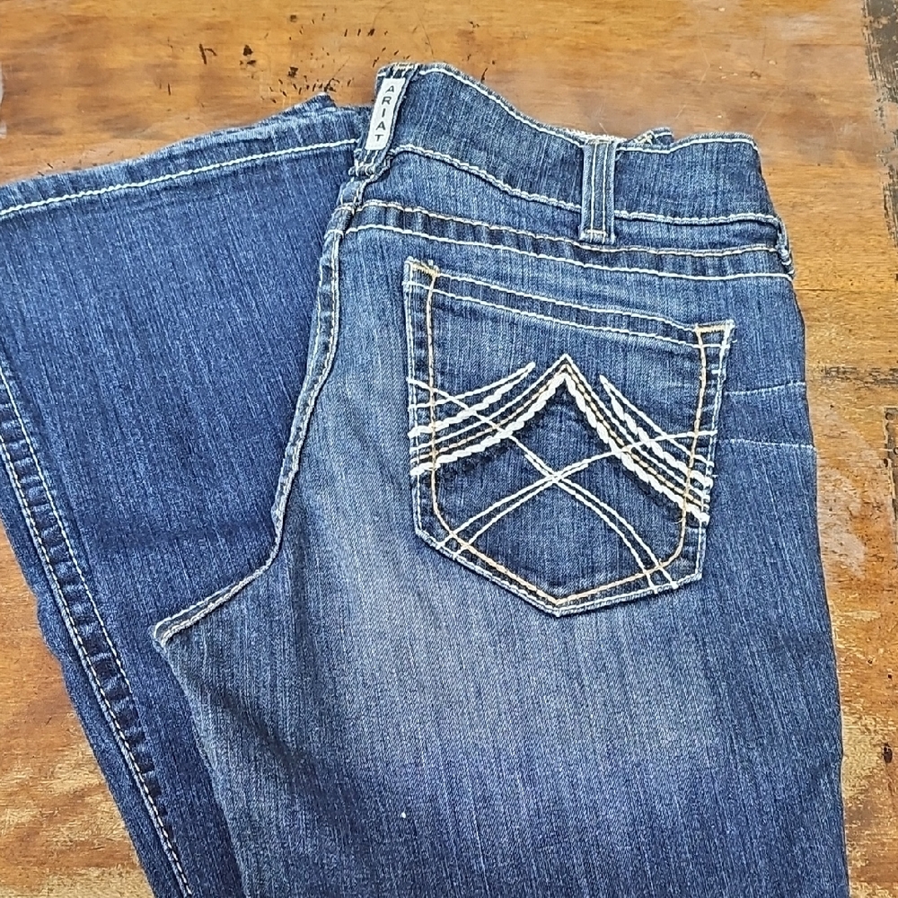 Ladies Ariat Dark Blue Boot Cut Size 31L Jeans